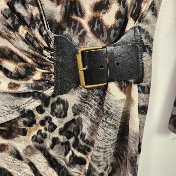 Frank Lyman Animal Print V-Neck Wrap Top Stretchy 3/4 Sleeves Size 6 Sexy Dressy - Picture 2 of 10